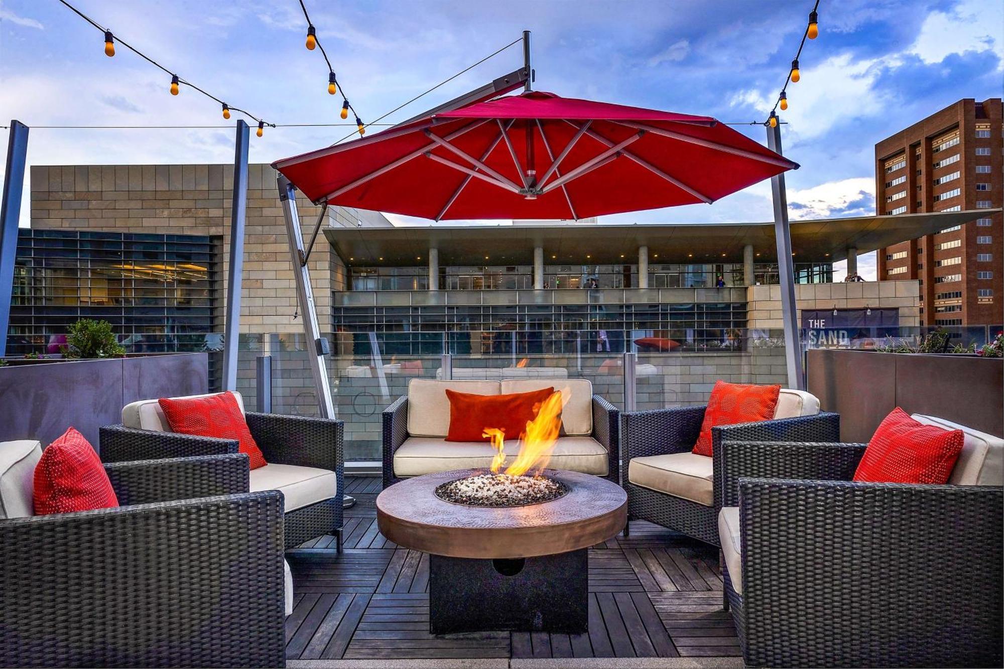 The Art Hotel Denver, Curio Collection By Hilton المظهر الخارجي الصورة